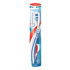 Зубная щетка Aquafresh Комплексная защита